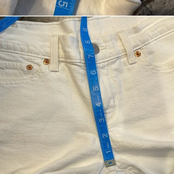 Levi's Women's White Denim Shorts - Picture 6 of 6